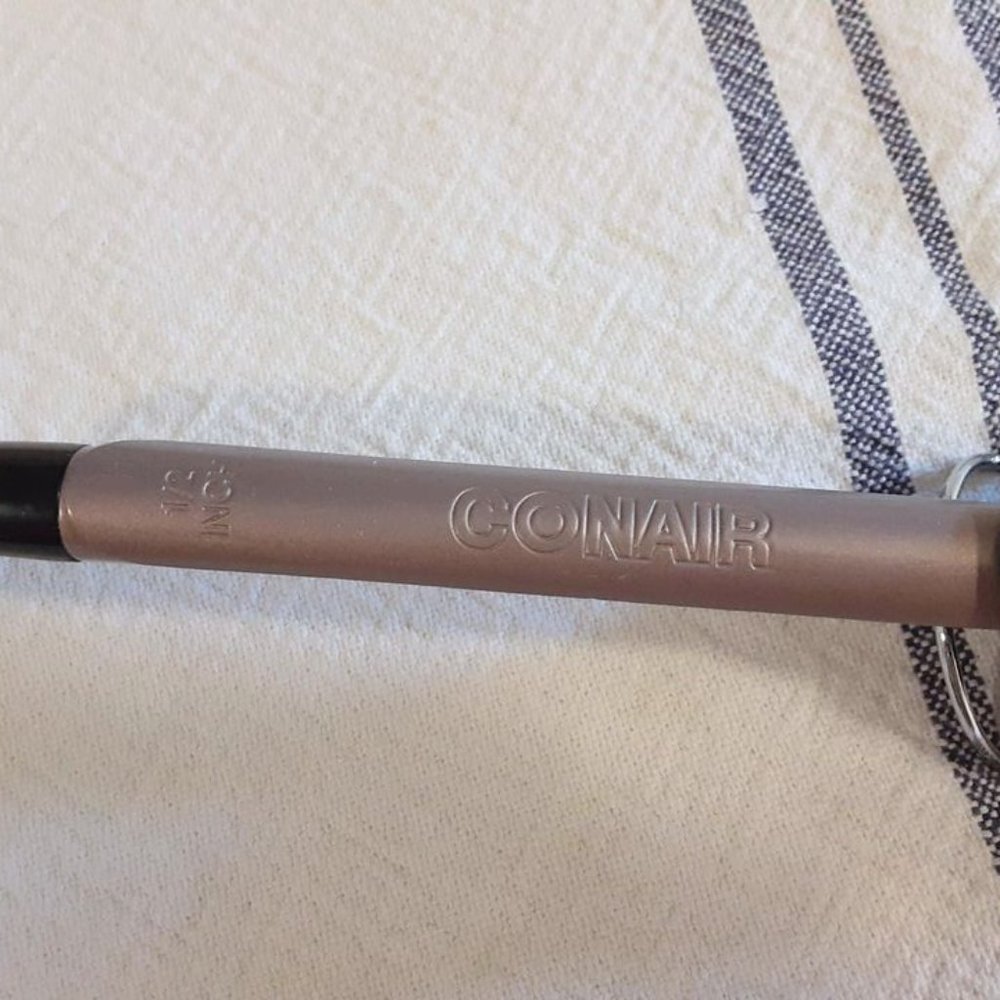 Conair 1/2 inch Hair Curling Iron for Styling - Picture 2 of 3